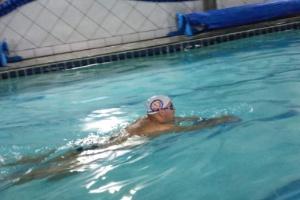 Qual a importância da natação para adultos?
